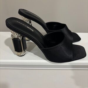 FN Black Sandel Heels- Size 10